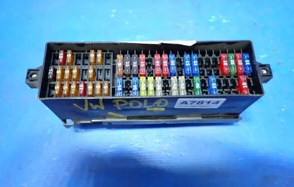 Volkswagen Polo V 6R Fuse box set