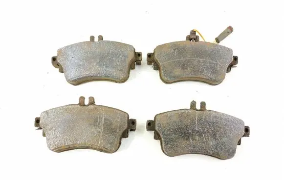 Mercedes-Benz A W176 Brake pads (front) 0084200420 0004202902