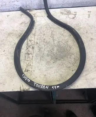 Volkswagen Touran II Engine compartment rubber 1t0823723c