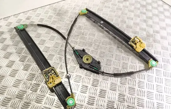 Front window lifting mechanism without motor