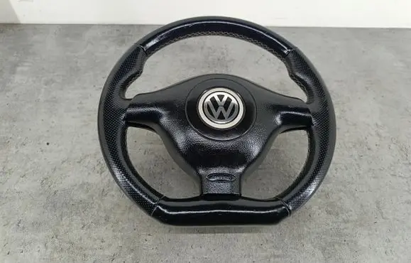 Volkswagen Golf IV Steering wheel 