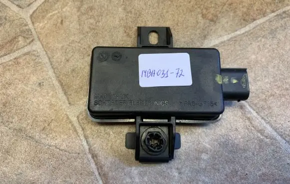 Mercedes-Benz E W213 Tire pressure control unit A0009008709