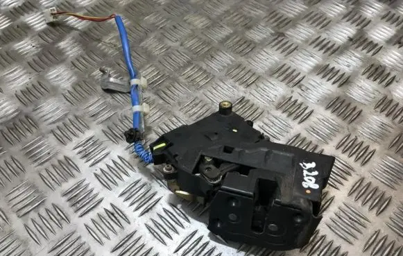 Mazda 323 F Front door lock bl2a