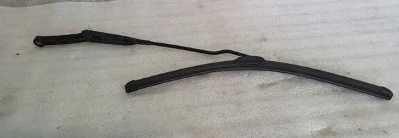 Audi A4 S4 B5 8D Front wiper blade arm 8D1955407B
