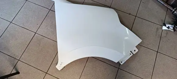 Nissan NV400 Fender 