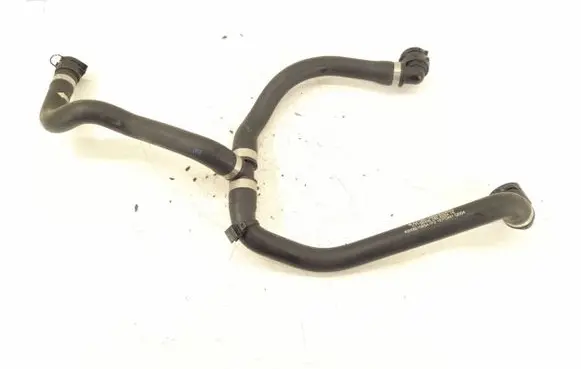 Engine coolant pipe/hose