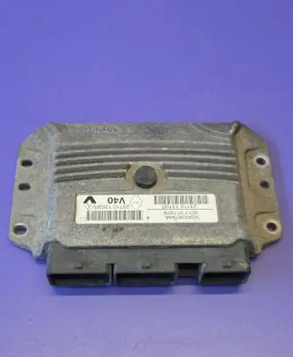Renault Megane III Engine control unit/module 237101353R 237101370R V29009794A