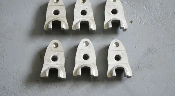 Audi A4 S4 B8 8K Fuel Injector clamp holder 592163