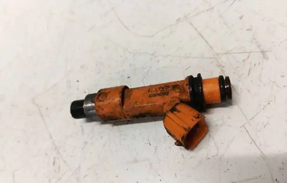 Suzuki Swift I Fuel injector 2975000120