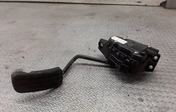 Renault Trafic II (X83) Accelerator throttle pedal 6PV00811914 7700313060