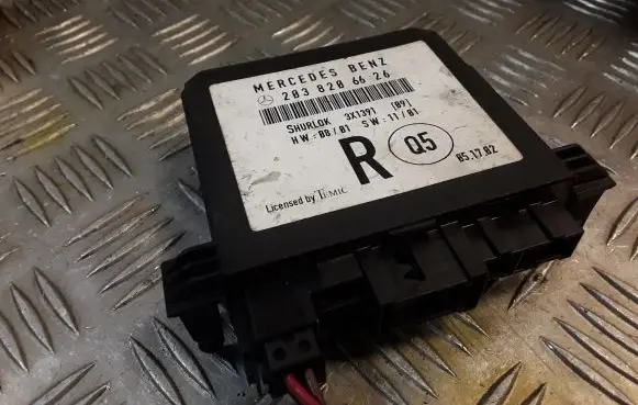 Mercedes-Benz C W203 Door control unit/module 2038206626 A2038206626