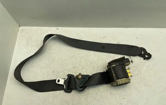 Rear seatbelt