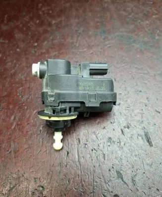 Peugeot 208 I Headlight level adjustment motor 90005925