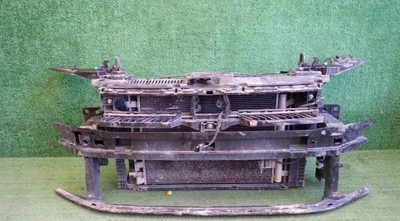 Volkswagen Polo VI Radiator support slam panel 