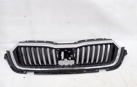 Skoda Octavia Mk4 Front bumper upper radiator grill 5E3807723
