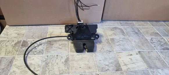 Ford Focus C-MAX Tailgate/trunk/boot lock/catch/latch 3M51R442A66AK 134503 01041119001