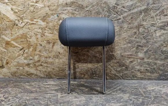 Opel Astra J Rear seat headrest 
