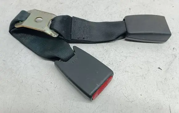 Toyota Corolla E120 E130 Middle seatbelt buckle (rear) 73062 097298