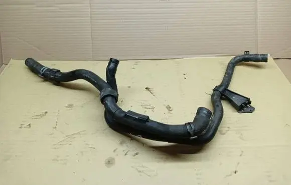 Volkswagen PASSAT B7 Engine coolant pipe/hose 3AA122109B 13349601