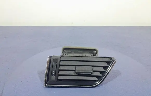 Skoda Octavia Mk3 (5E) Dashboard side air vent grill/cover trim 5E0819701C