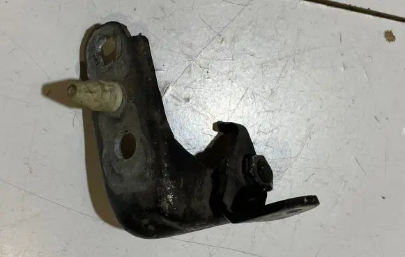 Ford Mustang VI Front door upper hinge 22800