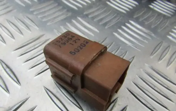 Nissan Almera N16 Other relay 2523079964
