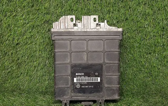Volkswagen Golf III Engine control unit/module ECU 1H0907311C 0261200714