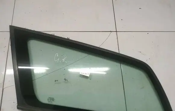 Volvo V50 Rear side window as2