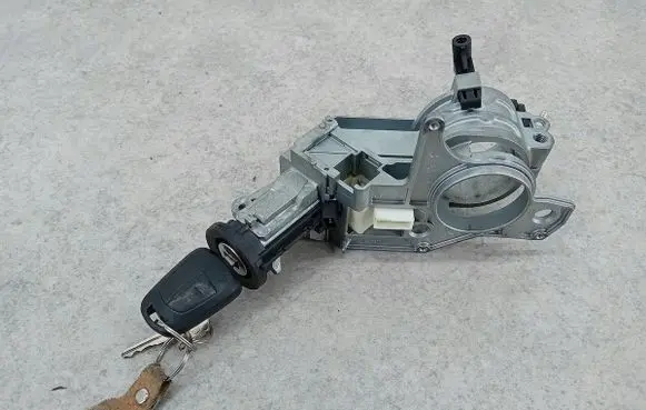 Opel Zafira B Ignition lock 