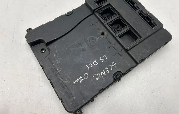 Renault Megane II Comfort/convenience module 8200780025