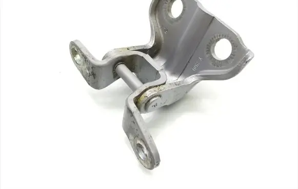 SsangYong Korando Rear door lower hinge A075929