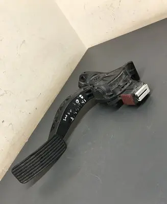 Opel Insignia A Accelerator throttle pedal