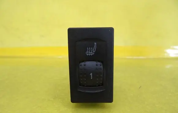 Volkswagen PASSAT B5.5 Seat heating switch 3B0963563A