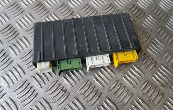 BMW 5 E34 Comfort/convenience module 61351388523 1388523