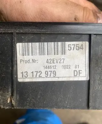 Opel Signum Fuse module 13172979 42EV27 144612