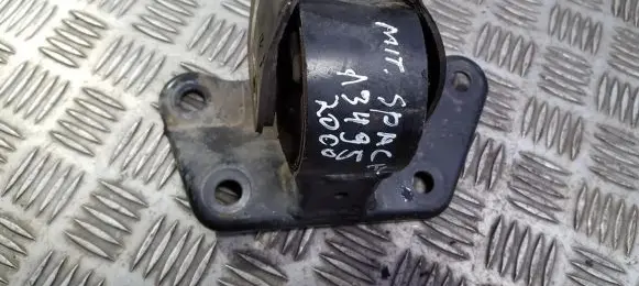 Mitsubishi Space Star Engine mount bracket
