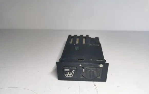 BMW 5 E39 Seat heating switch 8352259
