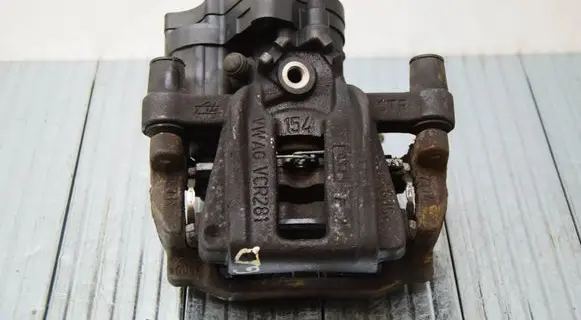 Volkswagen Caddy Rear brake caliper 5R3615406