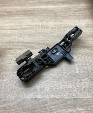 Renault Laguna II Front door exterior handle/bracket 8200008431