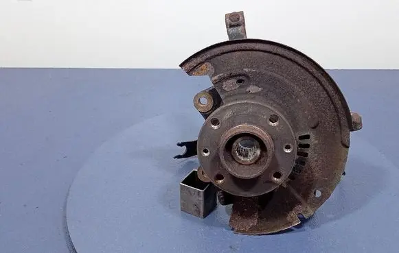 Renault Clio I Front wheel hub spindle knuckle