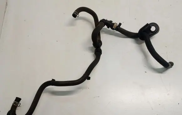 Tesla Model S Engine coolant pipe/hose 1058000-00-C