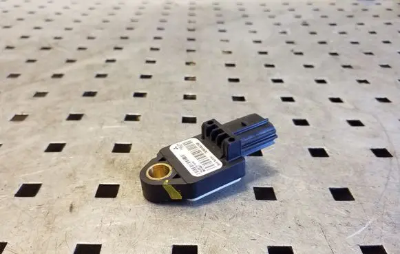 Mitsubishi Outlander Airbag deployment crash/impact sensor 8651A001
