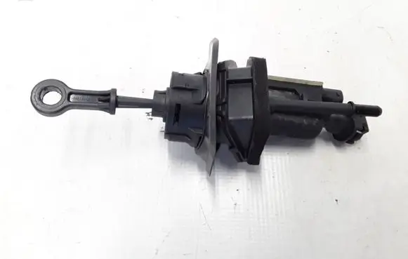Clutch slave cylinder