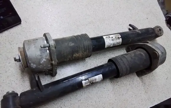BMW X5 E70 Rear shock absorber/damper 6783018 6783017