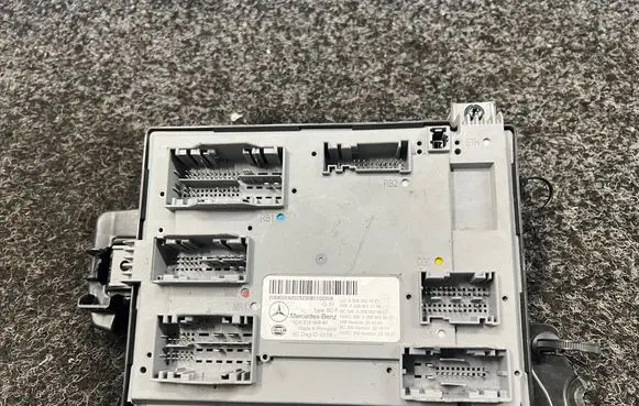 Mercedes-Benz GLC C254 Central body control module A2069001620