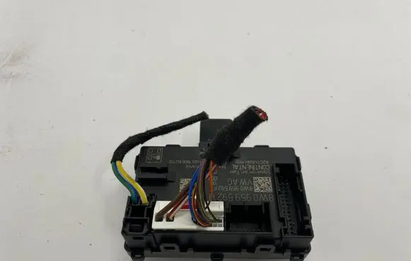 Audi A4 S4 B9 Door control unit/module 8W0959592H