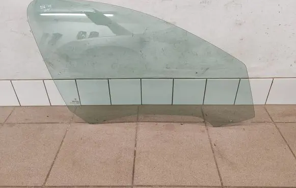 Peugeot 206 Front door window glass four-door 