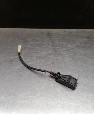 Volkswagen Touareg I Windshield washer spray nozzle 