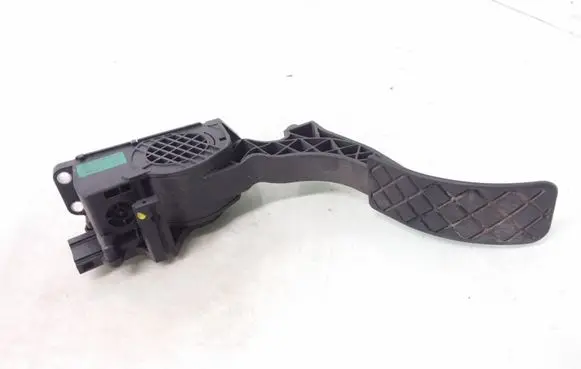 Volkswagen Polo IV 9N3 Accelerator throttle pedal 6Q1721503F 792219114YB3 0280755063