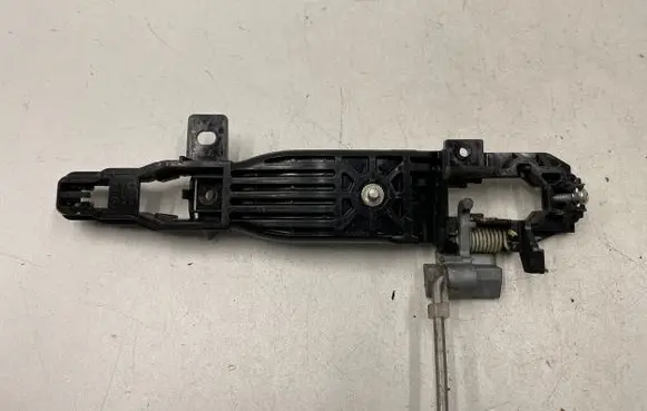 Mazda 6 Rear door exterior handle/bracket R8376